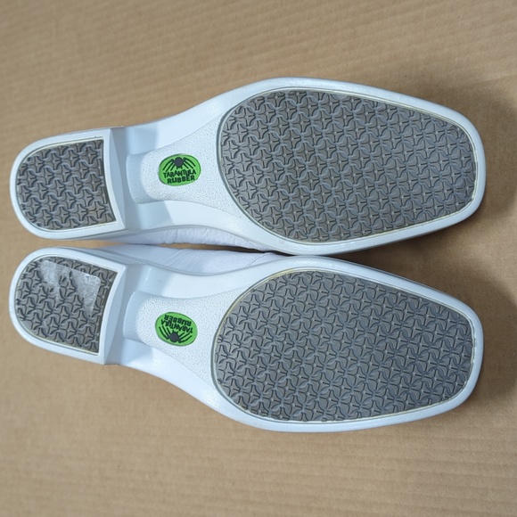 Health Pro Leather White Shoes Size 8M - Picture 7 of 10